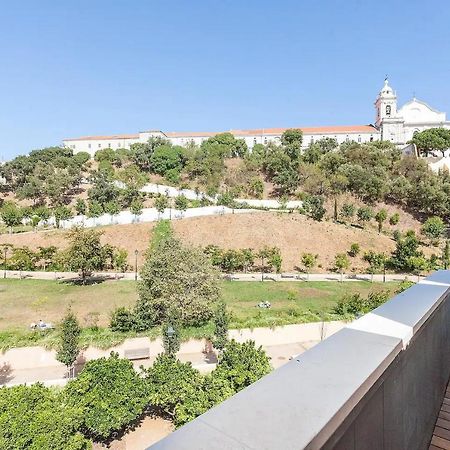 Flh Mouraria Art Apartment With Pool Lisbona Esterno foto