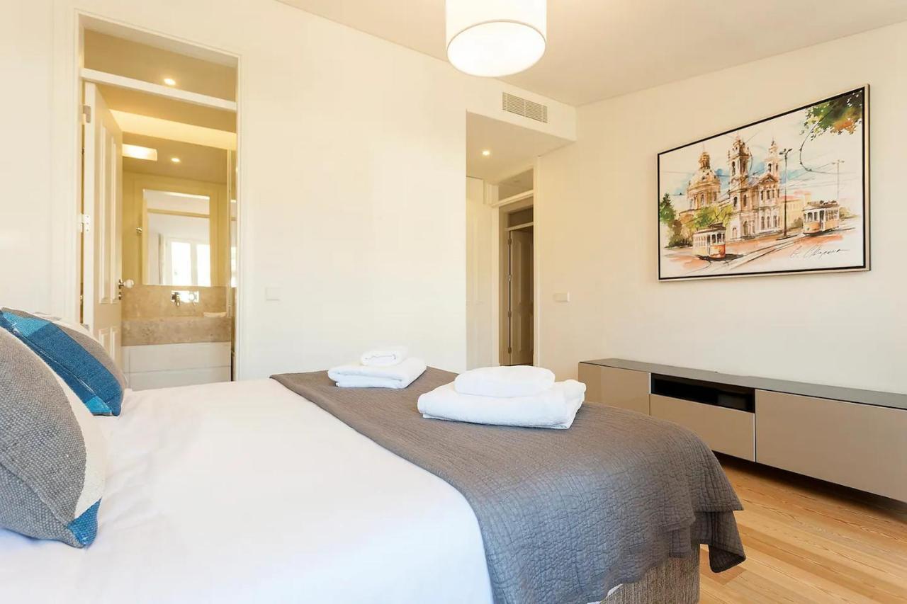 Flh Mouraria Art Apartment With Pool Lisbona Esterno foto